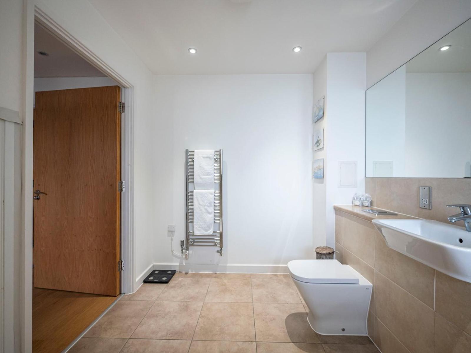 London Apartment Near Tower Bridge And Tube Pass The Keys Exterior foto